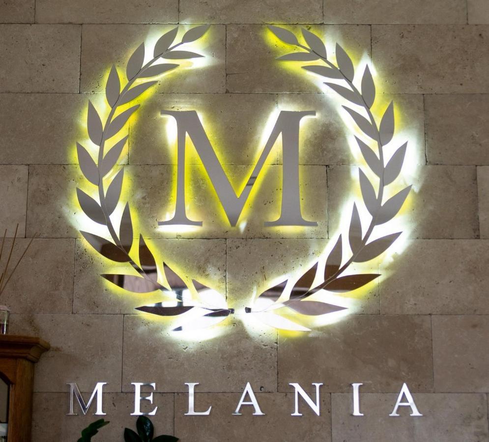 Melania Hotel Umany Kültér fotó